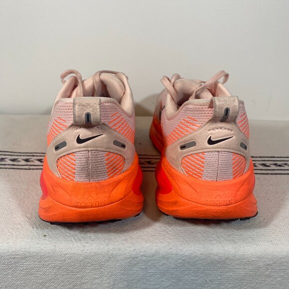 Nike Vomero 18 - size 9 - Picture 4 of 5